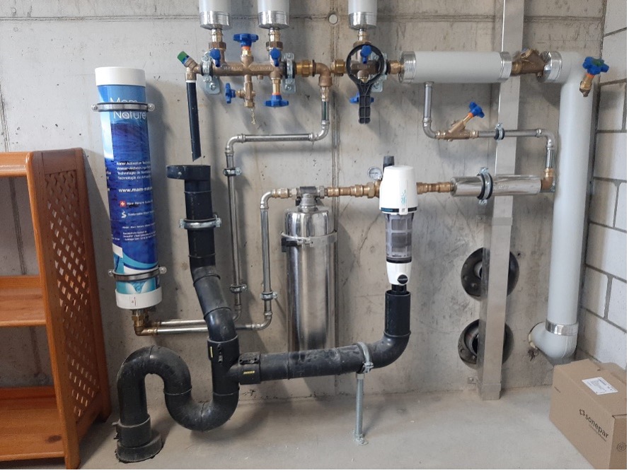 Review by Ruedi Seliner